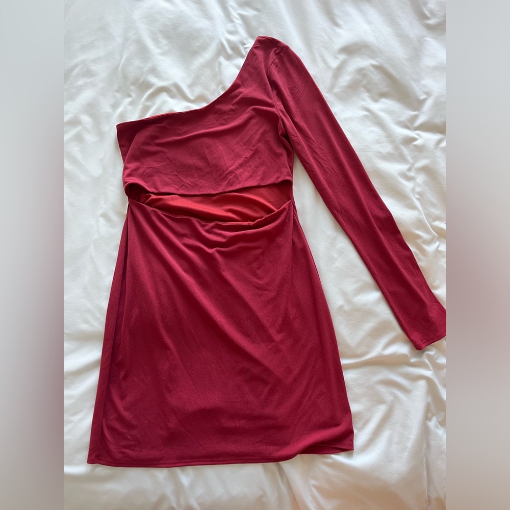 One sleeve cut out mini dress